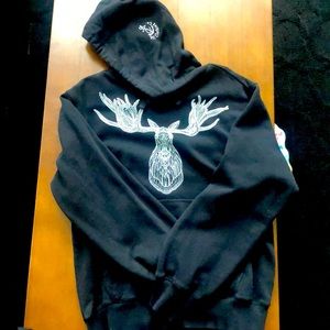 907 clothing co// moose sweatshirt